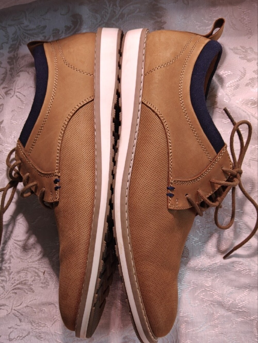 J. Murphy (Johnston & Murphy) Men’s Tan/Navy Oxford Lace-Up Shoes, men's 10.5M